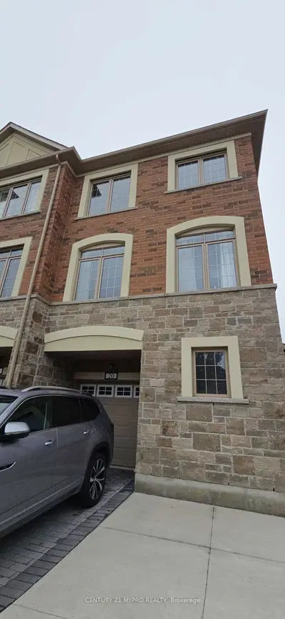 Semi-Detached in Ajax