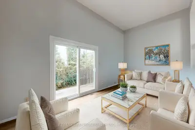 Condo Townhouse in Oshawa