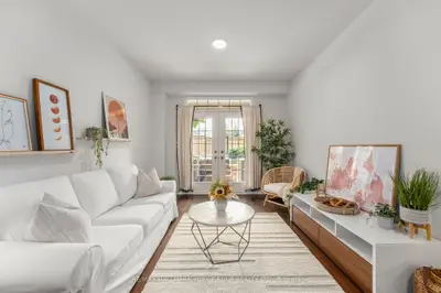 Condo Townhouse in Ajax