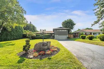 Detached in Oshawa