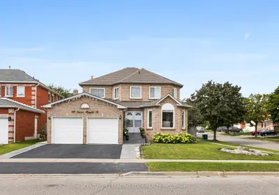Detached in Whitby