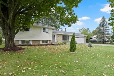Detached in Scugog