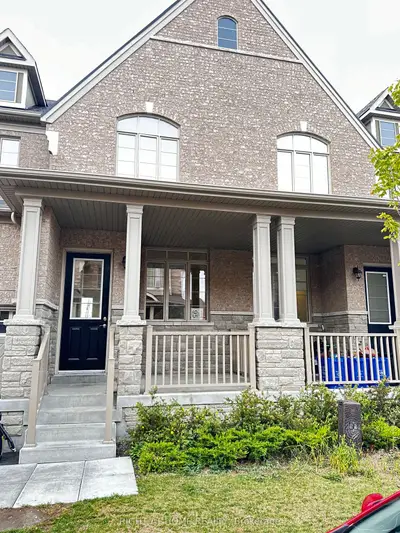 Att/Row/Townhouse in Ajax