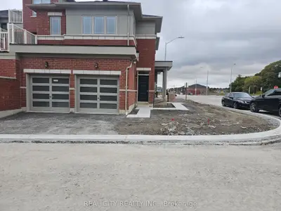 Att/Row/Townhouse in Pickering