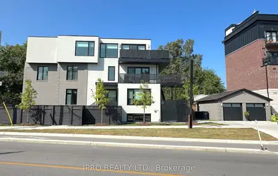 Fourplex in Toronto