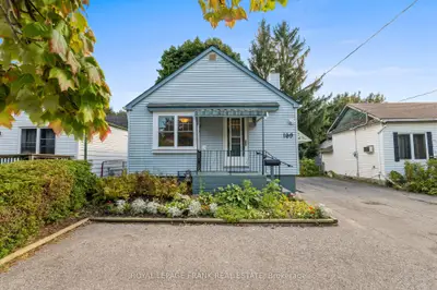 Detached in Oshawa