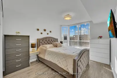 Condo Apartment in Pickering