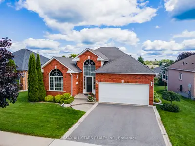 Detached in Scugog