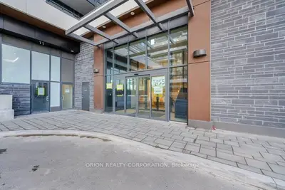 Condo Apartment in Pickering