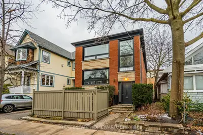 Triplex in Toronto