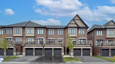 Att/Row/Townhouse in Pickering
