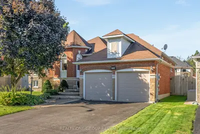 Detached in Oshawa