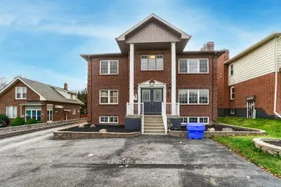 Detached in Oshawa