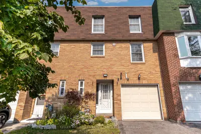 Condo Townhouse in Toronto