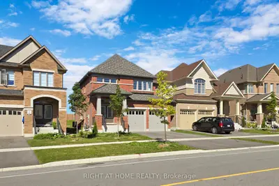 Detached in Oshawa