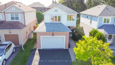 Detached in Oshawa