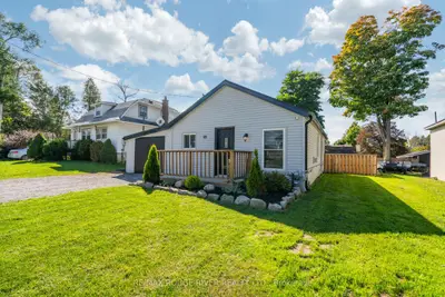 Detached in Scugog
