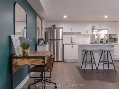 Condo Apartment in Clarington