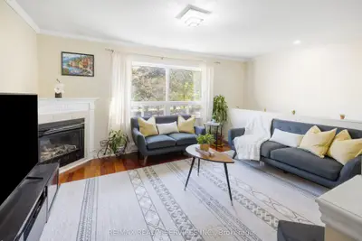 Condo Townhouse in Pickering