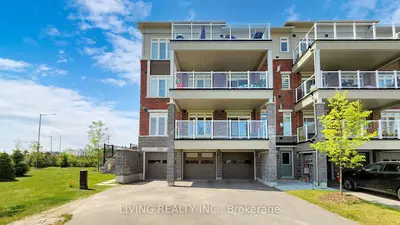 Condo Townhouse in Pickering