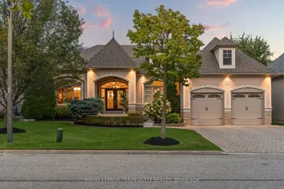 Detached in Whitby