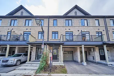 Att/Row/Townhouse in Ajax