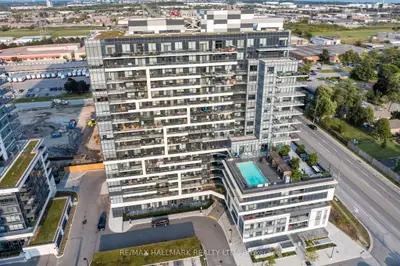 Condo Apartment in Pickering