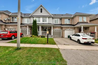 Att/Row/Townhouse in Whitby