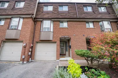 Condo Townhouse in Whitby