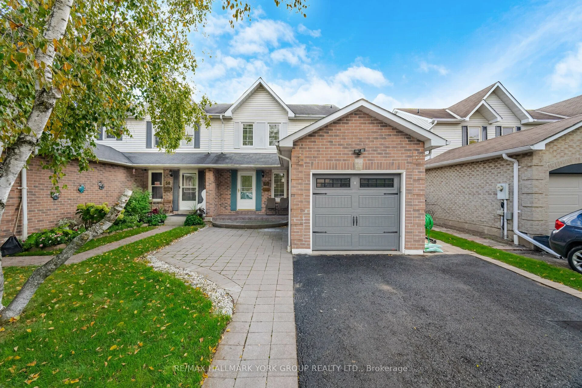 Semi-Detached in Ajax