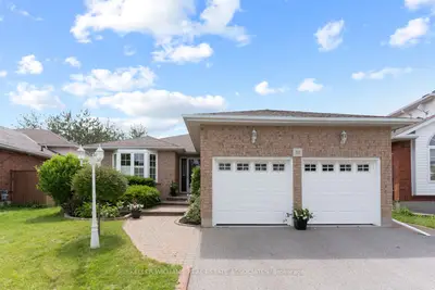 Detached in Oshawa