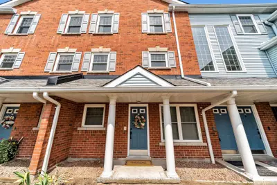 Condo Apartment in Clarington