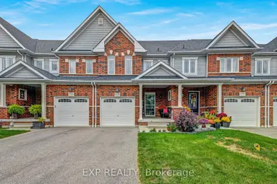 Att/Row/Townhouse in Oshawa