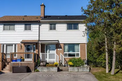 Att/Row/Townhouse in Pickering