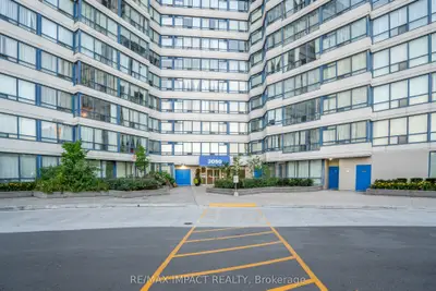 Condo Apartment in Toronto
