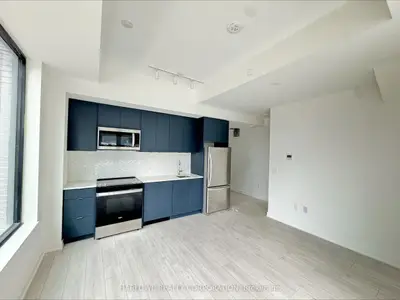 Condo Apartment in Whitby