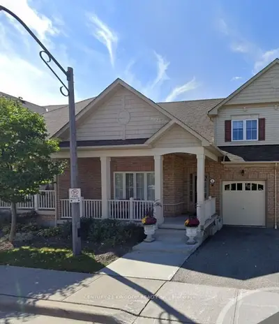 Condo Townhouse in Ajax