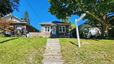 Detached in Oshawa