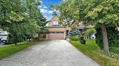 Detached in Pickering