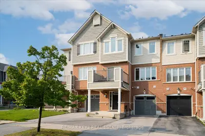Att/Row/Townhouse in Pickering