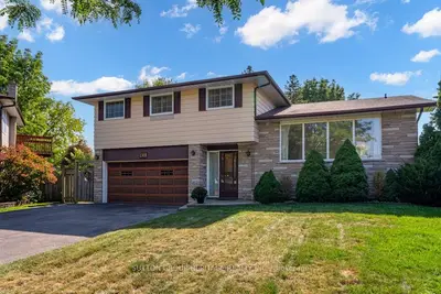 Detached in Oshawa