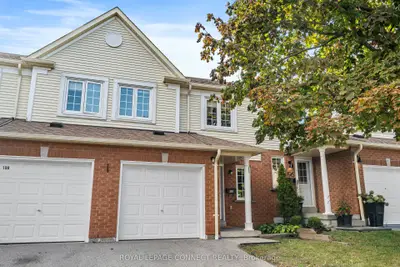 Condo Townhouse in Whitby