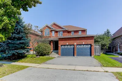 Detached in Whitby