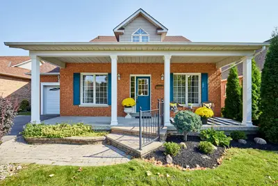 Detached in Scugog