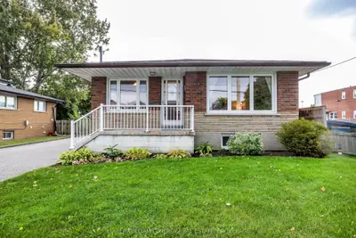 Detached in Oshawa