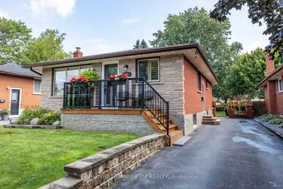 Detached in Oshawa