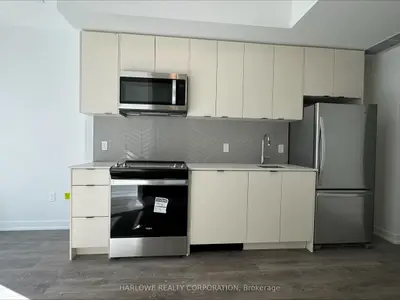 Condo Apartment in Whitby