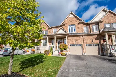 Att/Row/Townhouse in Clarington