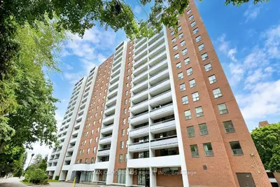 Condo Apartment in Toronto