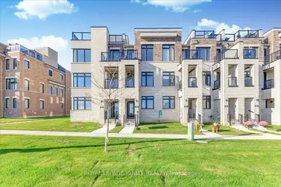 Att/Row/Townhouse in Clarington